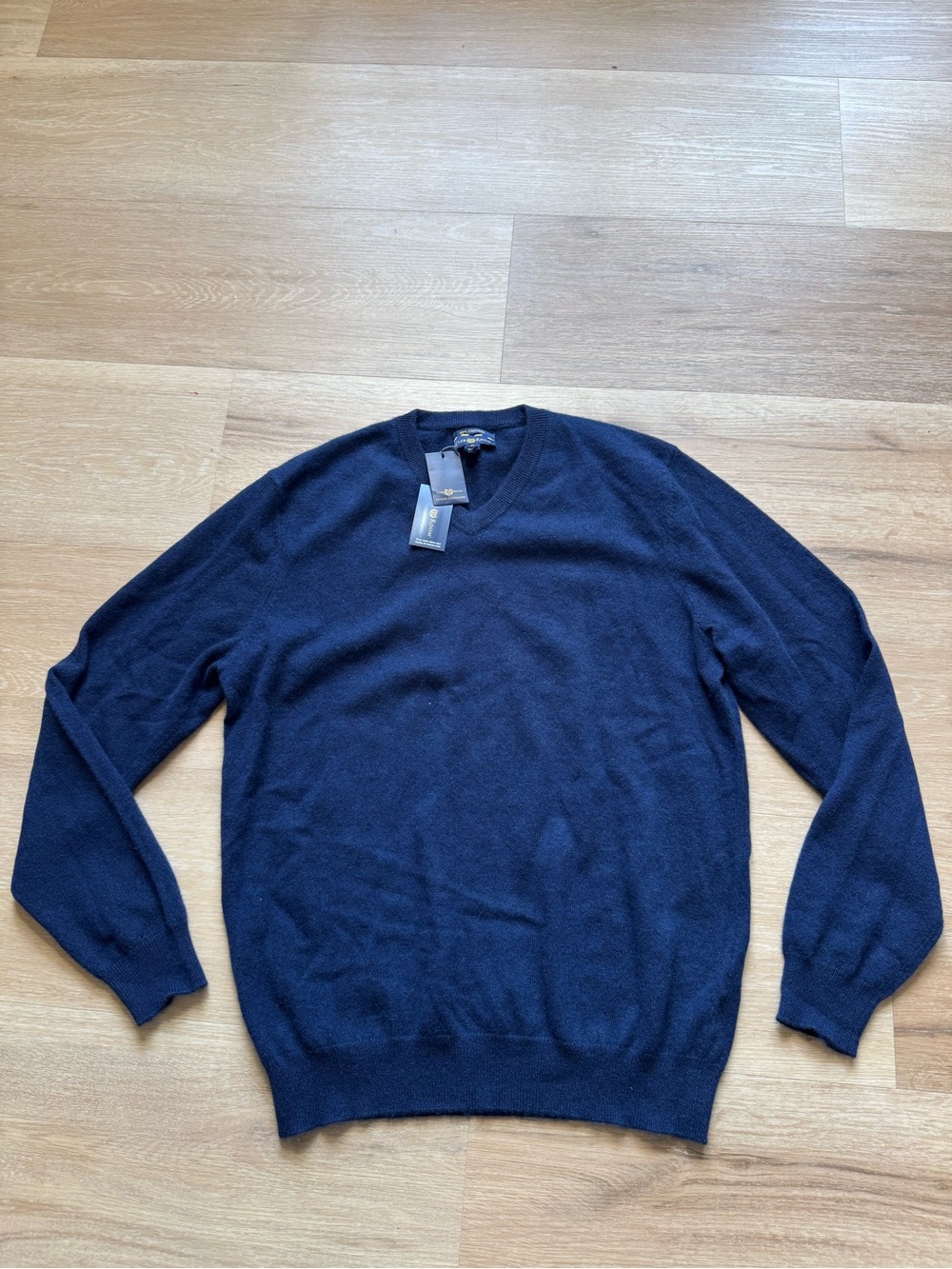Club Room Men's Dark Navy V-Neck Sweater